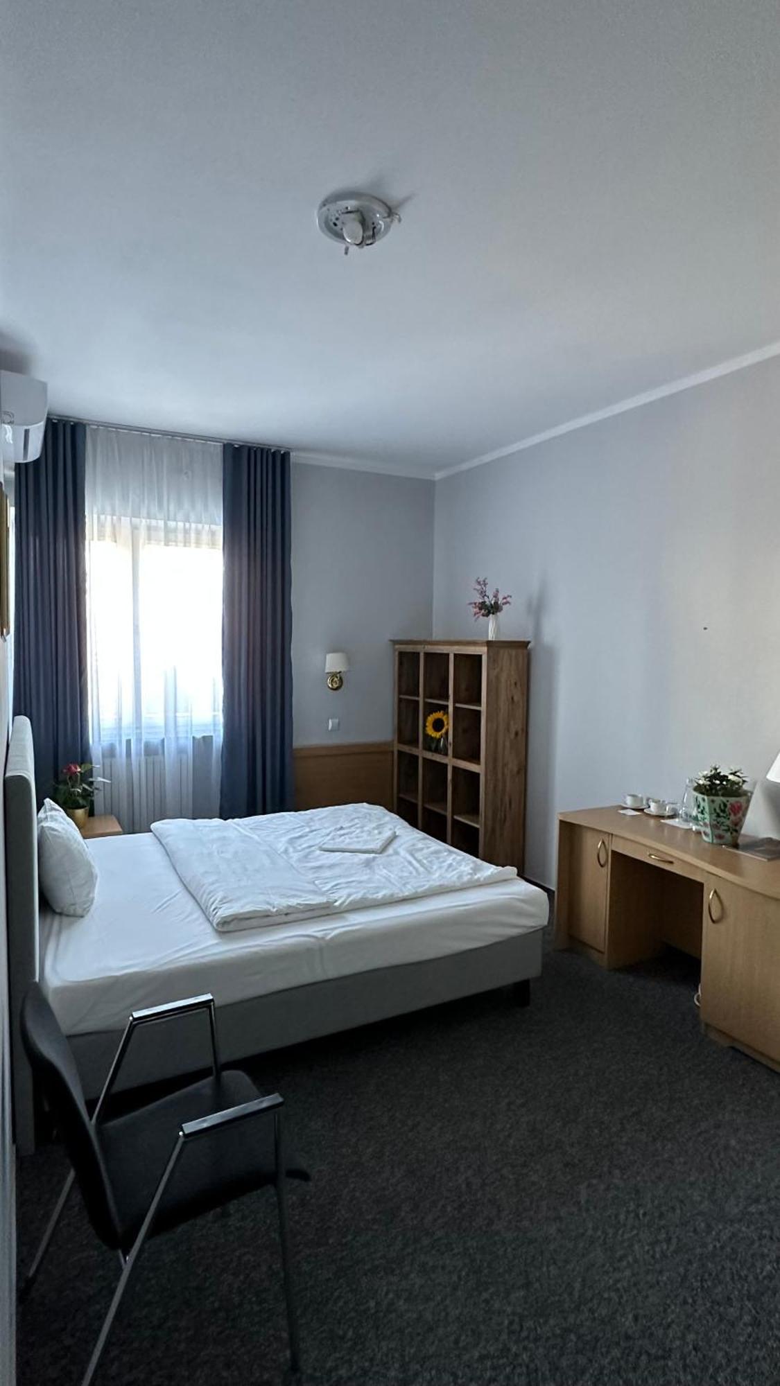 Lezzet B&B Pokoj Goscinny & Turkishrestaurant Varsovia Exterior foto